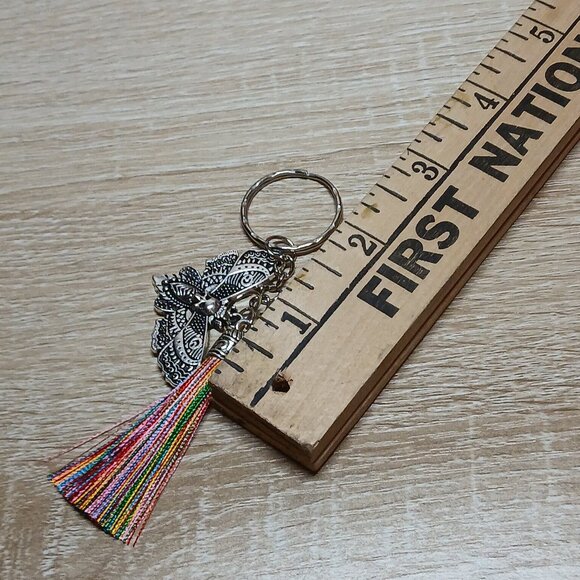 NWOT Fashion Jewelry Silver Tone Butterfly Keychain Rainbow Tassel #15 - Picture 4 of 8